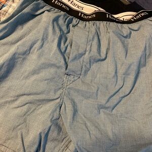 Hanes Men’s Size Medium Boxers—- 3 Pairs